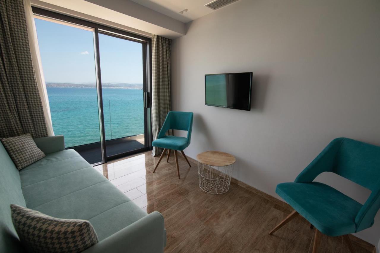 Aianteion Bay Luxury & מלון